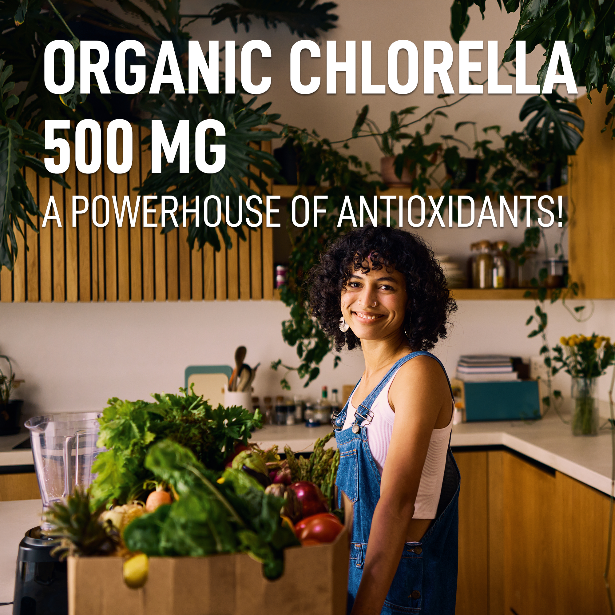 Organic Chlorella 500 mg — a powerhouse of antioxidants — lifestyle scene in the kitchen
